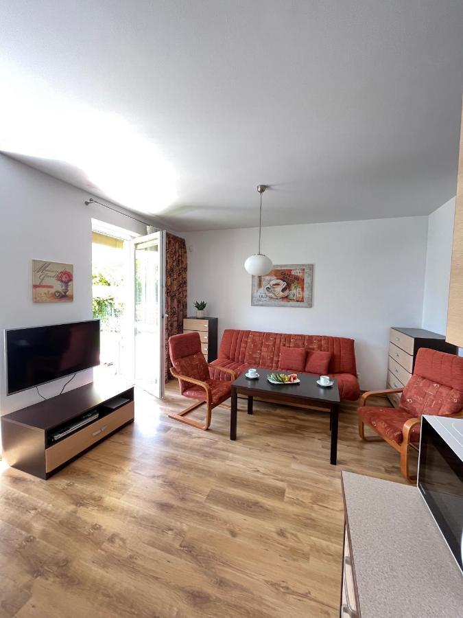 Apartament Z Garazem I Ogrodem Kolberg Exterior foto