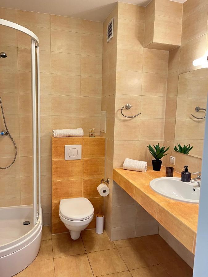 Apartament Z Garazem I Ogrodem Kolberg Exterior foto