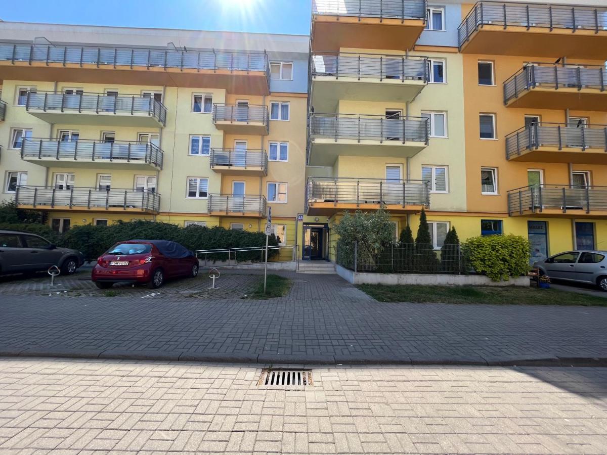 Apartament Z Garazem I Ogrodem Kolberg Exterior foto